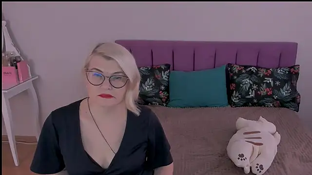 sabrinamacmarren online show from February 2025 11:44:02 AM