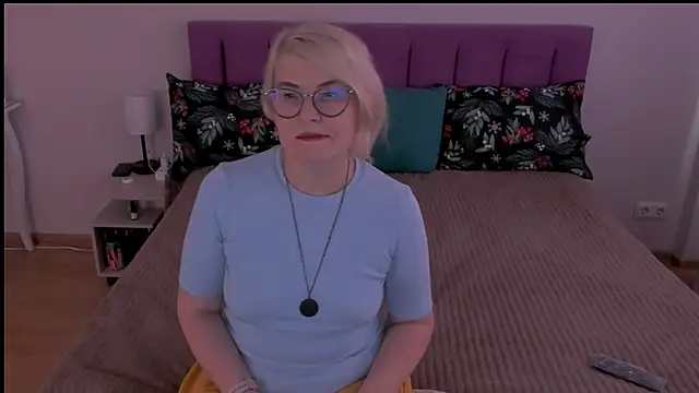 sabrinamacmarren online show from February 2025 08:29:01 AM