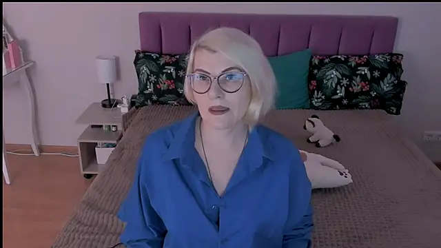 sabrinamacmarren online show from March 2025 01:16:02 PM