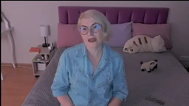 sabrinamacmarren online show from March 2025 05:28:02 PM