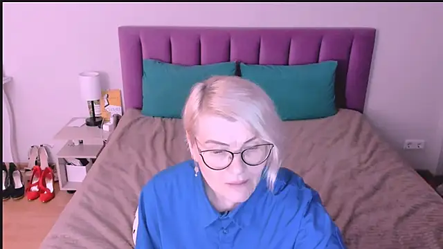 sabrinamacmarren online show from October 2025 08:38:01 PM