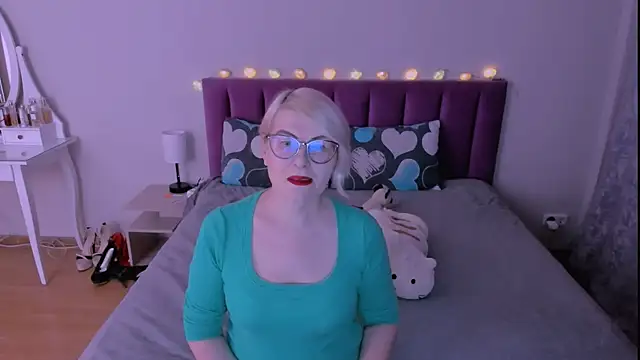 Snapshot of sabrinamacmarren chatting on February 2026 03:49:02 PM sabrinamacmarren online show from February 2026 03:49:02 PM