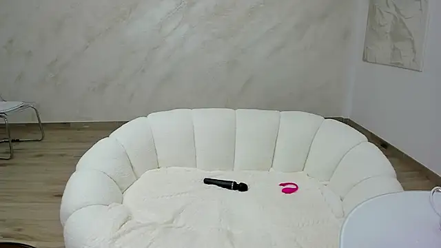 lissababe1 online show from October 2025 05:35:01 PM