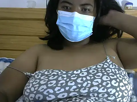 Artinah22 online show from October 2025 05:57:02 PM