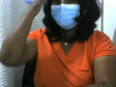 Artinah22 online show from November 2025 05:58:02 PM