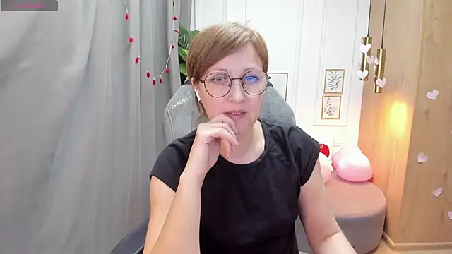 Snapshot of Paris_Cherry chatting on February 2025 01:33:01 PM Paris Cherry online show from February 2025 01:33:01 PM