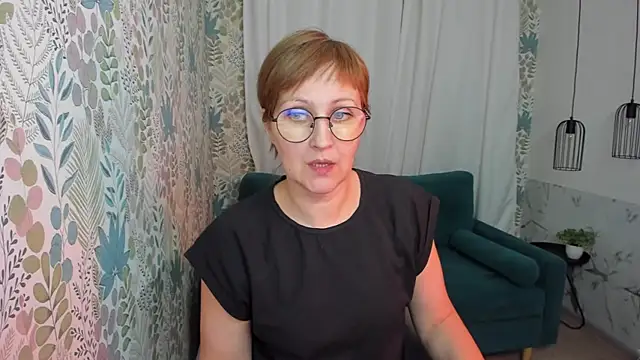 Snapshot of Paris_Cherry chatting on February 2025 04:14:02 PM Paris Cherry online show from February 2025 04:14:02 PM