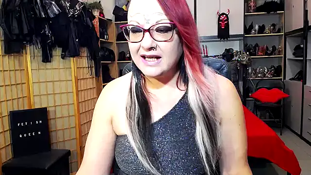 LindaDaemonX online show from April 2026 06:33:01 AM