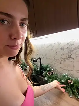 MariiD online show from December 2024 03:44:01 PM