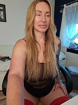 Snapshot of missjenn_x chatting on May 2026 04:18:01 AM missjenn x online show from May 2026 04:18:01 AM