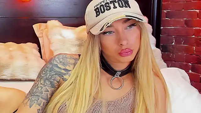 ChristynaRoss online show from April 2026 07:37:02 PM