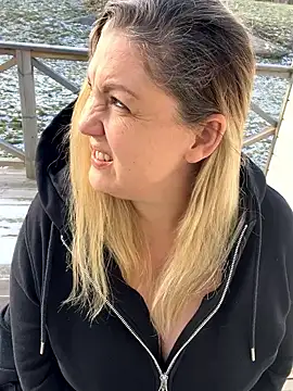 Anna Alexa online show from February 2025 09:54:01 AM