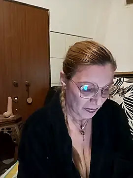 Snapshot of Melmamalhuda@xh chatting on December 2024 10:57:02 PM Melmamalhudaxh online show from December 2024 10:57:02 PM