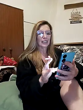 Snapshot of Melmamalhuda@xh chatting on February 2025 10:45:01 PM Melmamalhudaxh online show from February 2025 10:45:01 PM