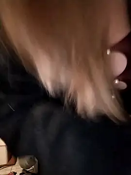 Snapshot of Melmamalhuda@xh chatting on February 2025 10:44:02 PM Melmamalhudaxh online show from February 2025 10:44:02 PM