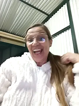 Snapshot of Melmamalhuda@xh chatting on February 2025 10:51:01 PM Melmamalhudaxh online show from February 2025 10:51:01 PM