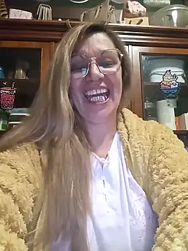 Snapshot of Melmamalhuda@xh chatting on February 2025 10:18:01 PM Melmamalhudaxh online show from February 2025 10:18:01 PM