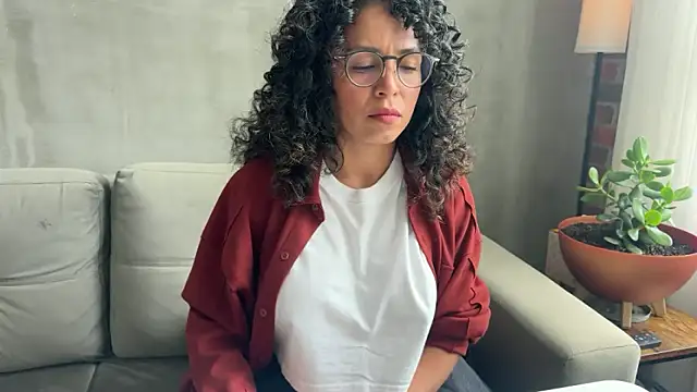 Snapshot of illaroom chatting on September 2025 07:52:01 PM illaroom online show from September 2025 07:52:01 PM