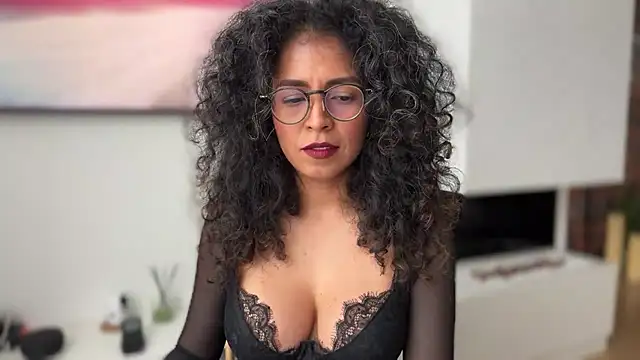 illaroom online show from December 2025 09:22:02 PM