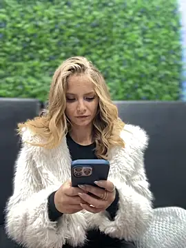 AnastasiaAniess online show from October 2025 06:28:02 PM