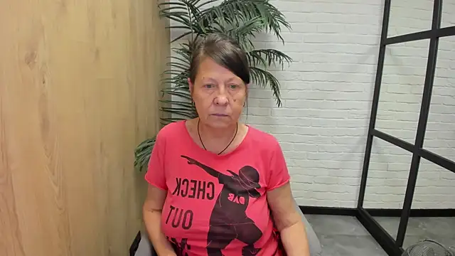 LindaPassionate online show from September 2025 01:12:02 PM