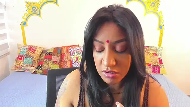 LadyNahir online show from November 2025 10:10:02 PM