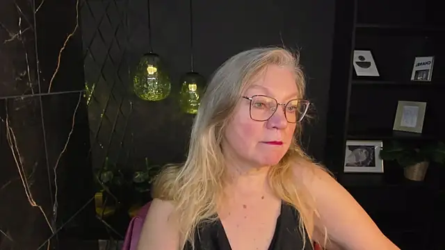 NataliMellow online show from December 2025 01:18:01 PM