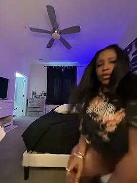 Snapshot of theMicahLilithExperience chatting on May 2026 07:34:02 PM theMicahLilithExperience online show from May 2026 07:34:02 PM