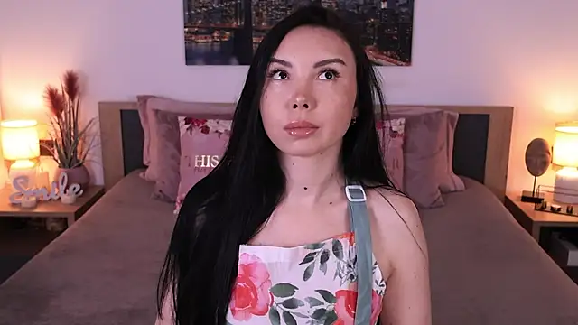 Snapshot of Leila__Sweet chatting on July 2026 07:01:01 AM Leila Sweet online show from July 2026 07:01:01 AM