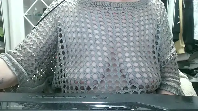 heidi60 online show from November 2025 05:04:02 PM