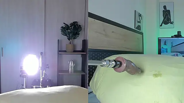 cinnamon afrodit online show from January 2025 11:00:01 PM