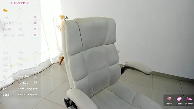 renata t  online show from September 2025 11:22:02 AM