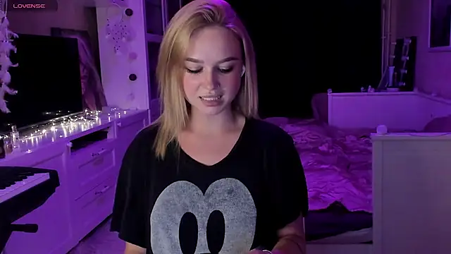 MaryDreaminess online show from March 2025 06:48:01 PM