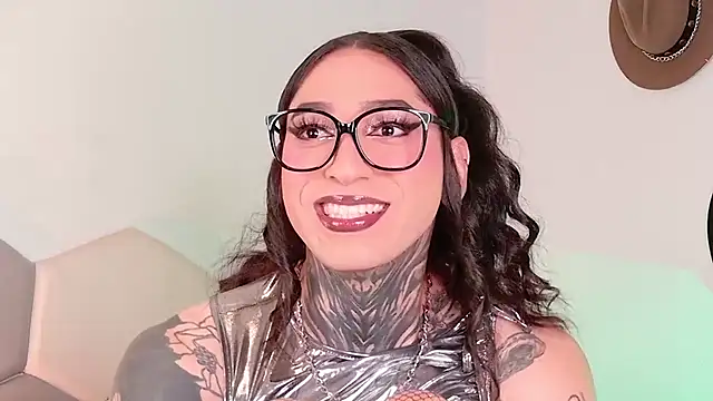 juliana robles online show from February 2026 10:44:02 AM