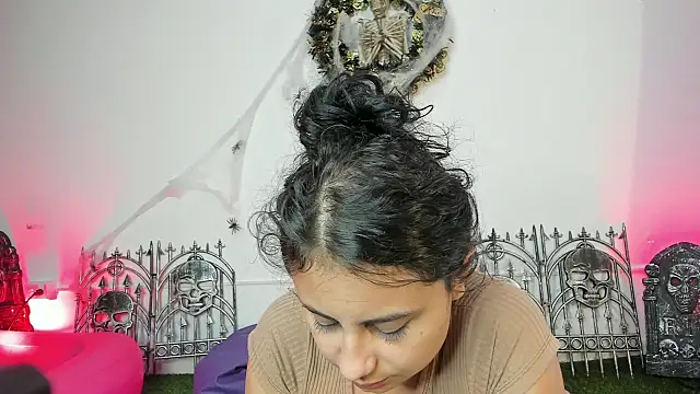 AbbyTaylorr online show from October 2025 02:11:01 AM