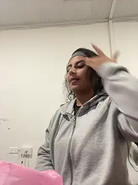 AbbyTaylorr online show from April 2026 10:02:02 PM