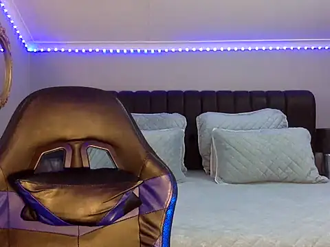 BOOTYBANGER24xx online show from October 2025 03:18:02 AM