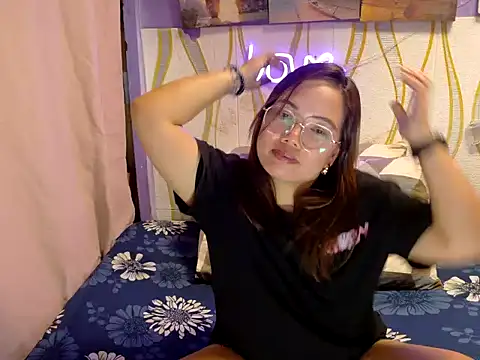 BURBERRY69 online show from February 2026 01:48:01 PM