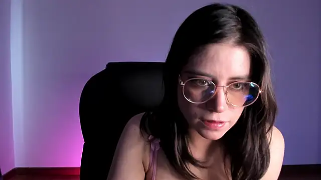 HazelKush online show from October 2025 08:07:02 PM