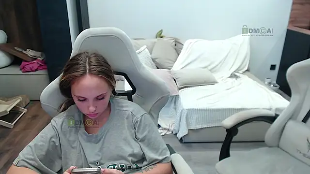 Sunny-Girl1 online show from October 2025 07:53:02 AM