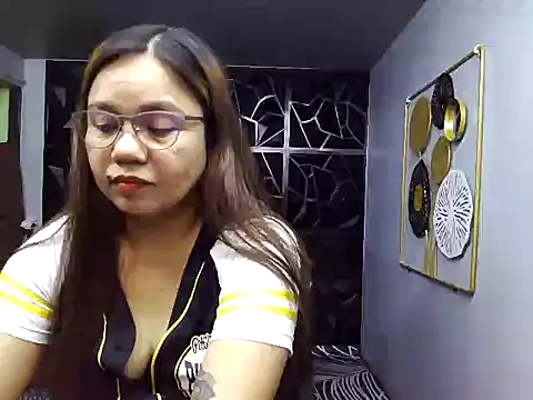 ambersmile online show from March 2025 12:11:02 PM