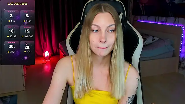 BiMolly online show from September 2025 09:03:02 PM