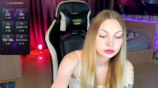 BiMolly online show from September 2025 11:21:02 AM