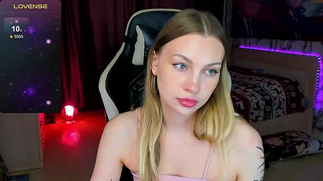 BiMolly online show from October 2025 08:59:01 AM