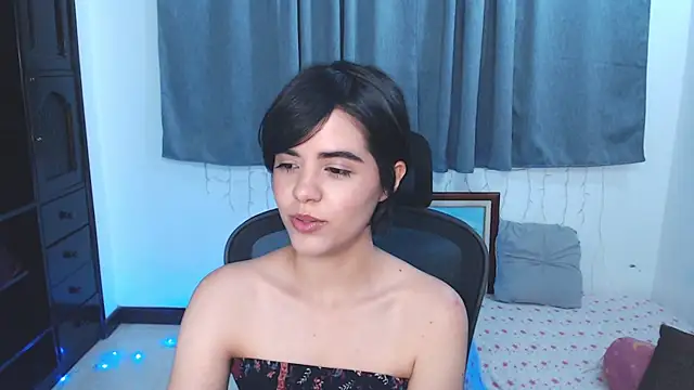 Snapshot of mia_collins_x chatting on May 2026 11:46:01 PM mia collins x online show from May 2026 11:46:01 PM