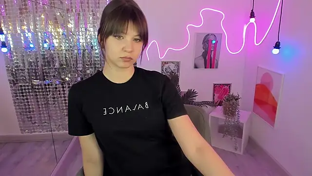 ElizaMild online show from March 2025 07:45:02 PM