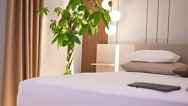 DoviaClaire online show from February 2026 08:00:02 AM