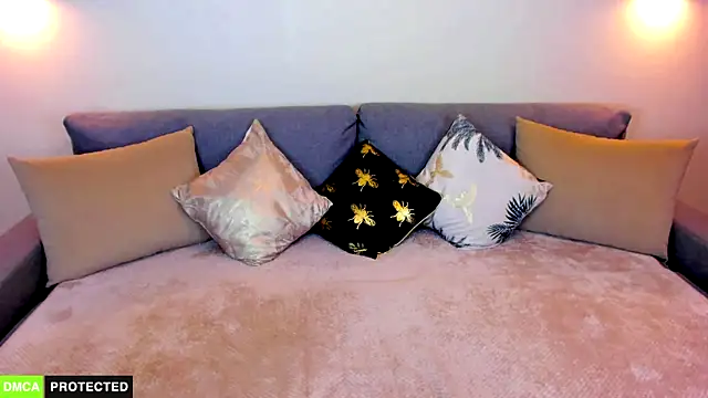 Snapshot of TheWoman__ chatting on December 2024 06:10:02 PM TheWoman online show from December 2024 06:10:02 PM