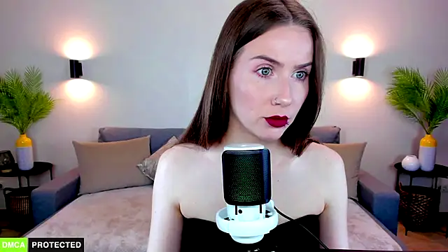 TheWoman   online show from May 2026 10:36:01 AM