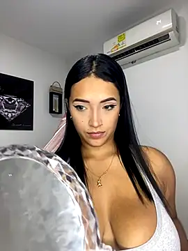 Shantal Lovee online show from September 2025 12:22:02 AM